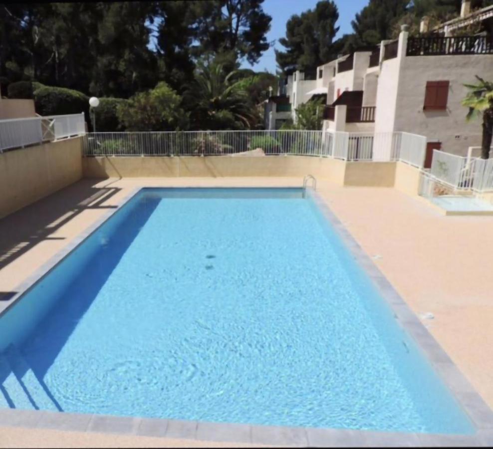 Les Pierreplane